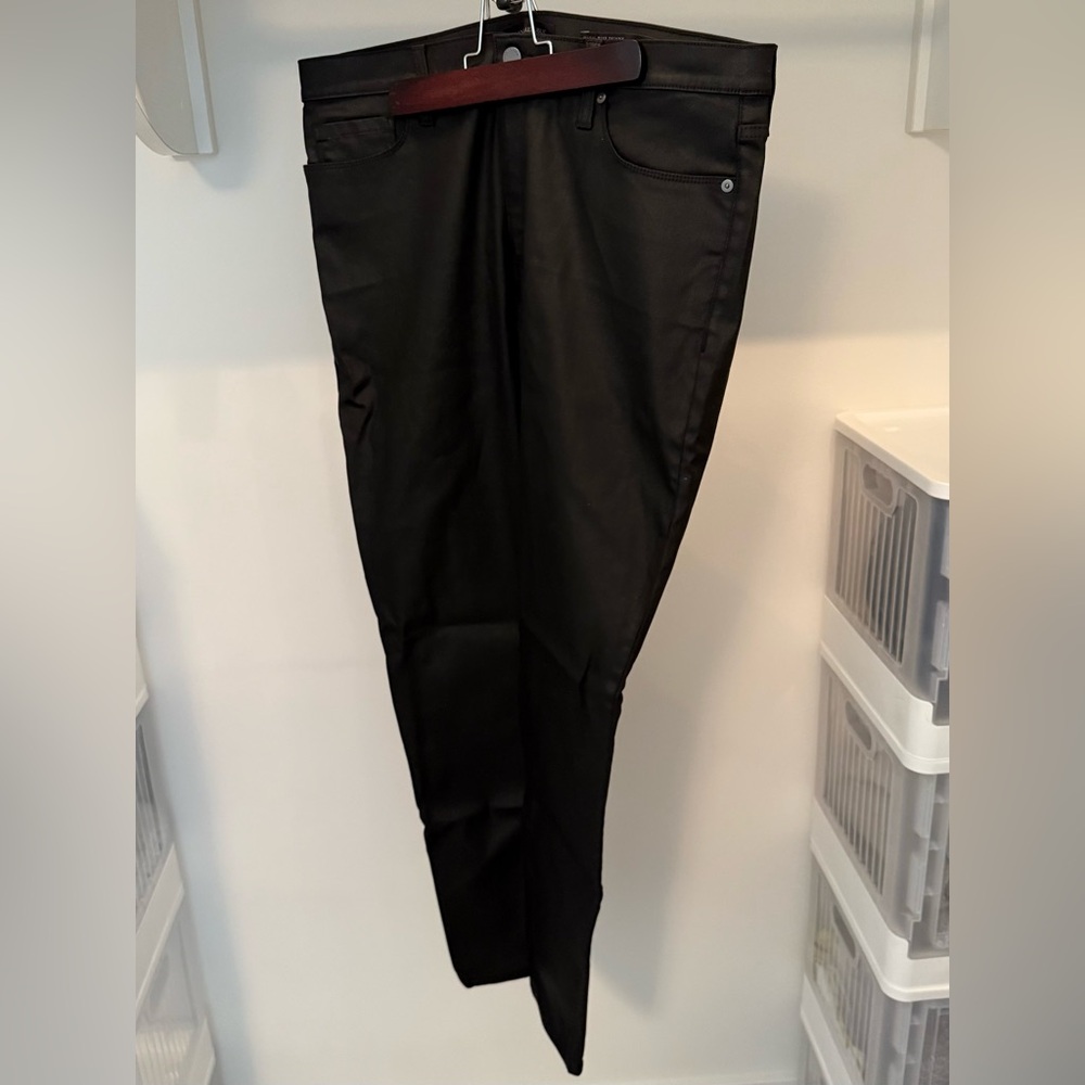 NWOT Banana Republic Black Coated Skinny Jeans 32T